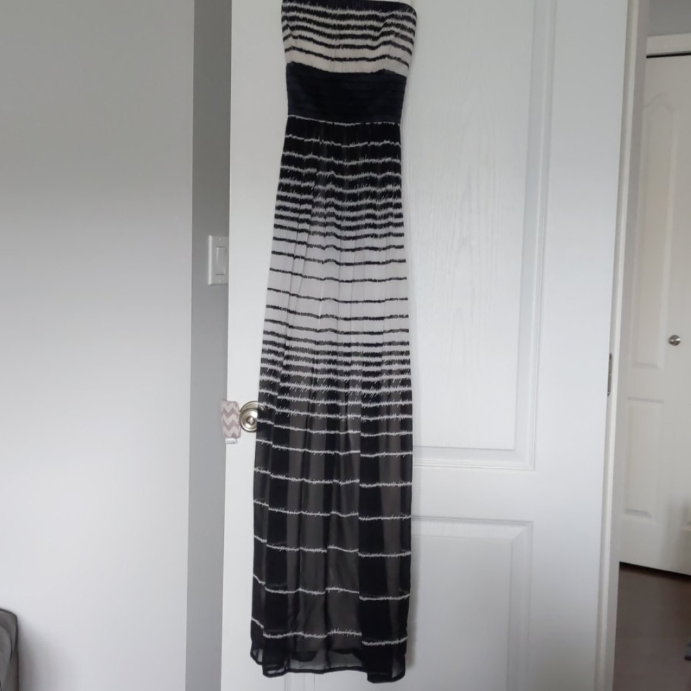 Stunning black and white BCBG maxazria dress